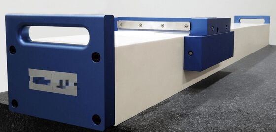 空気浮遊線形スケール