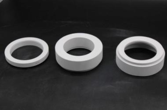 ガスによって自動化される粉の作成のための BN の窒化ホウ素のノズル