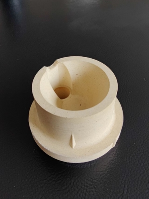 Macor白い機械感知可能なガラス陶磁器2.58g/Cm3密度488 MPaの耐圧強度