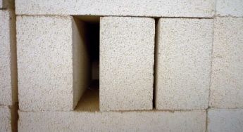 軽量 な 密度 を 超える 断熱 ブロック