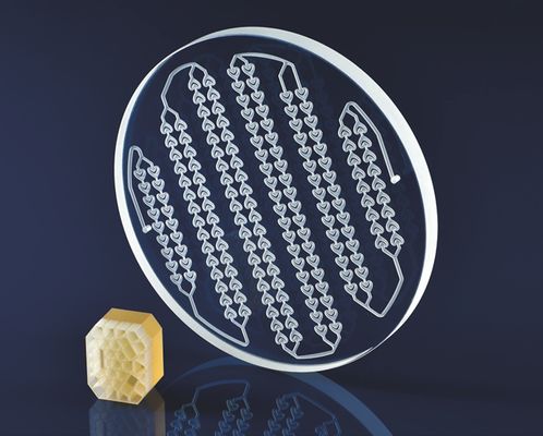 透明な脆い製品