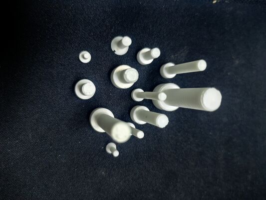 アルミオキシドスクリュー