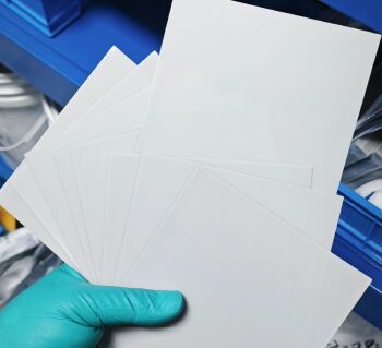 磨いたアルミナイトリド基板