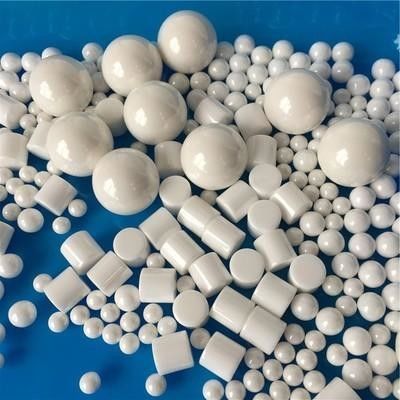 、良い粉砕のために使用される粉砕ボディ ボール ミル、ビードの製造所でジルコニア（ZRO2）、アルミナ（AL2O3）、炭化ケイ素